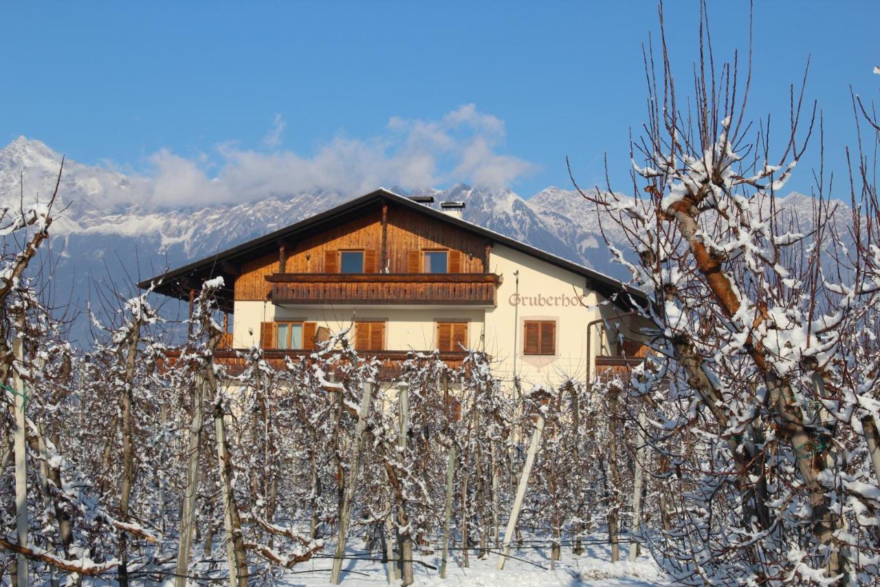 Gruberhof Bed & Breakfast Postal / Burgstall